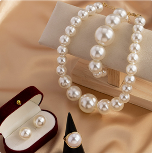 4 Piece Graduated Pearl Jewelry Set | Vintage Bridal Necklace, Bracelet, Earrings & Ring